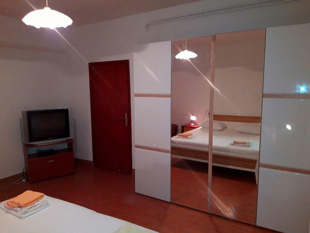 Apartments Andelka Паг Экстерьер фото